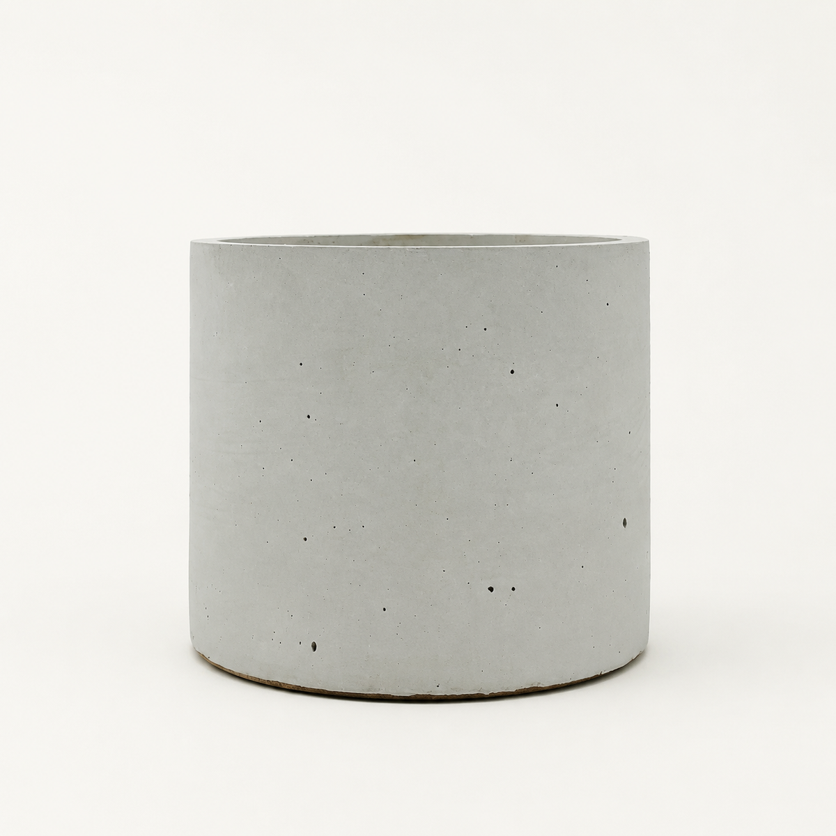 Round concrete planter