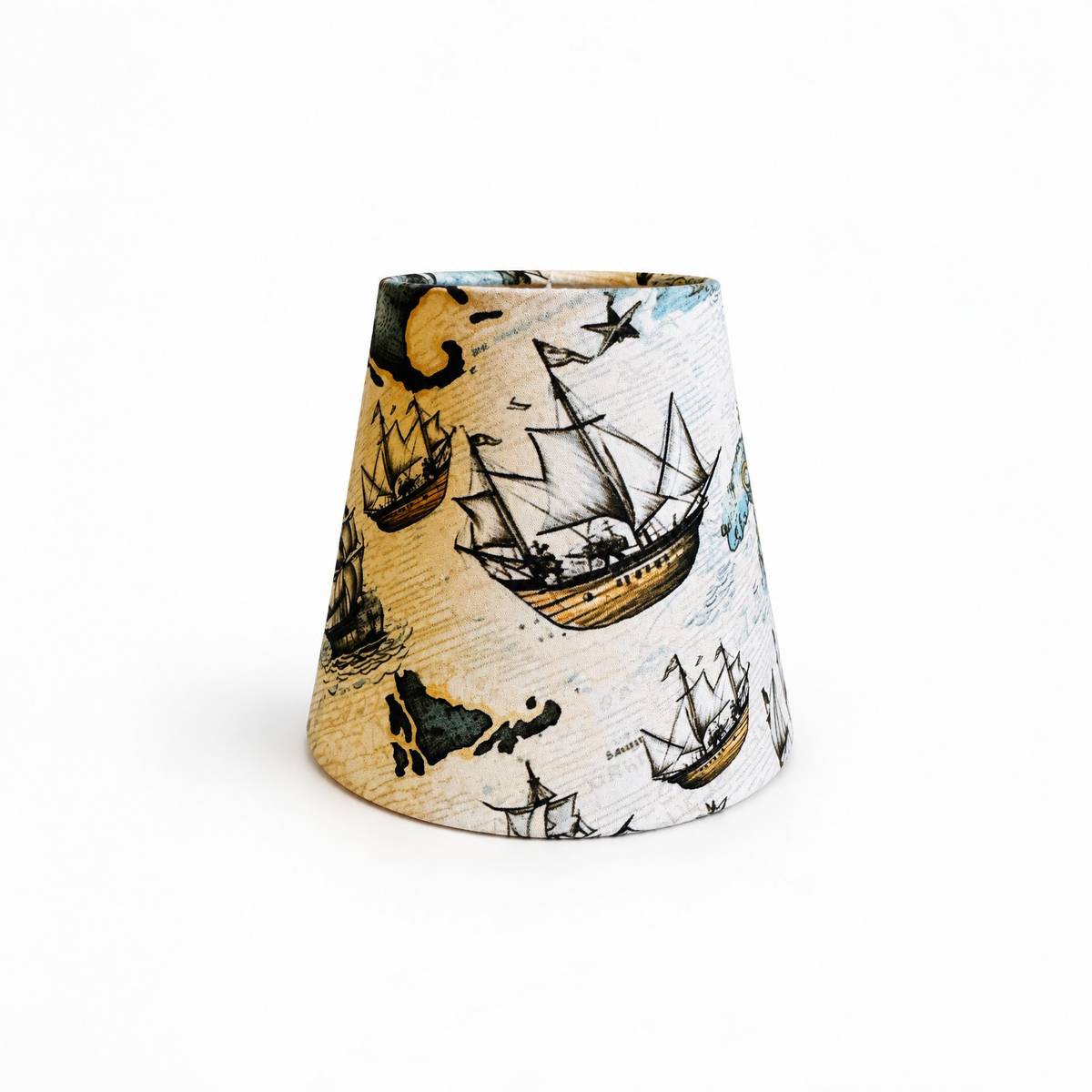 Small lampshade – sailing ships – isolated product view