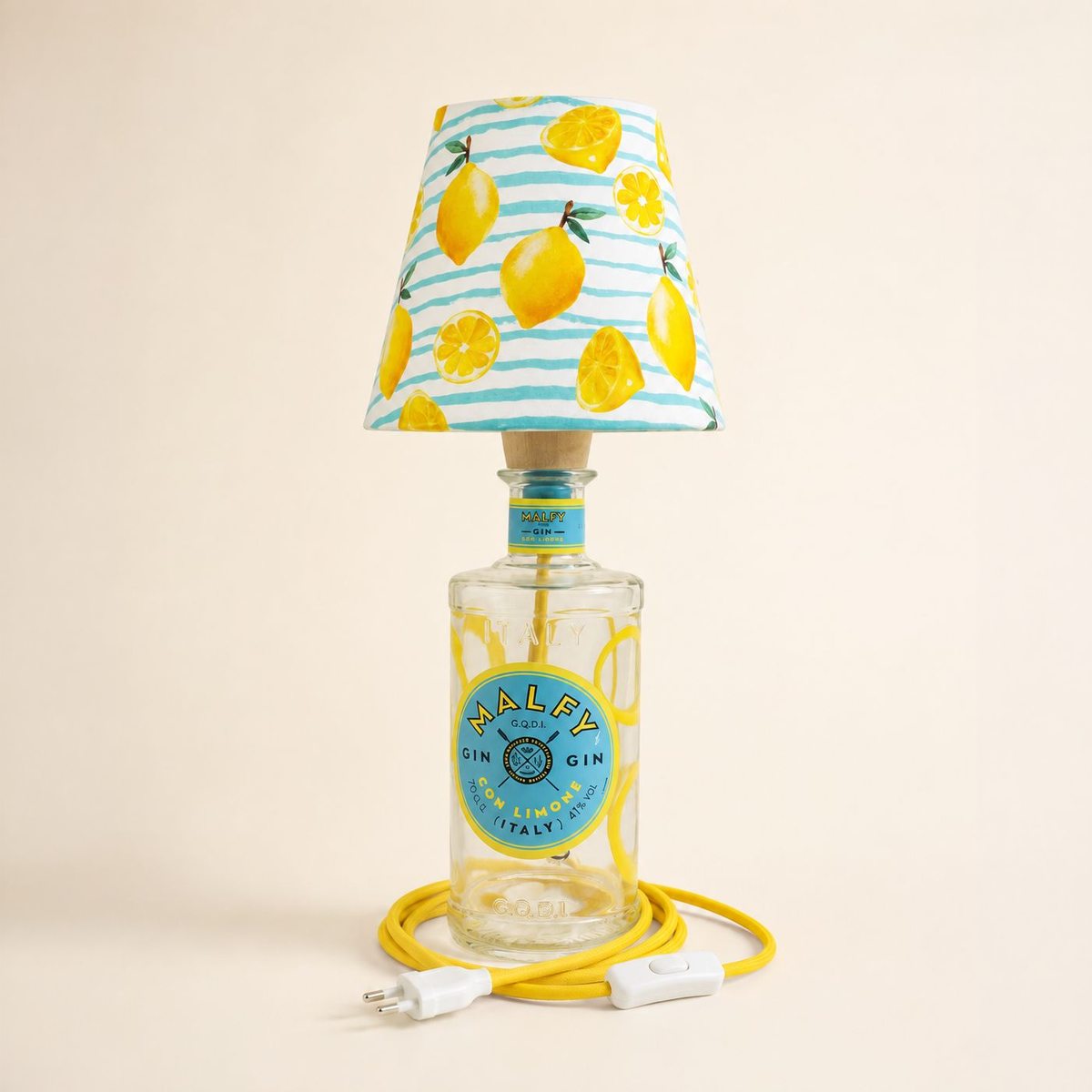 Bottle lamps – Malfy Limone lemon bottle lamp 002