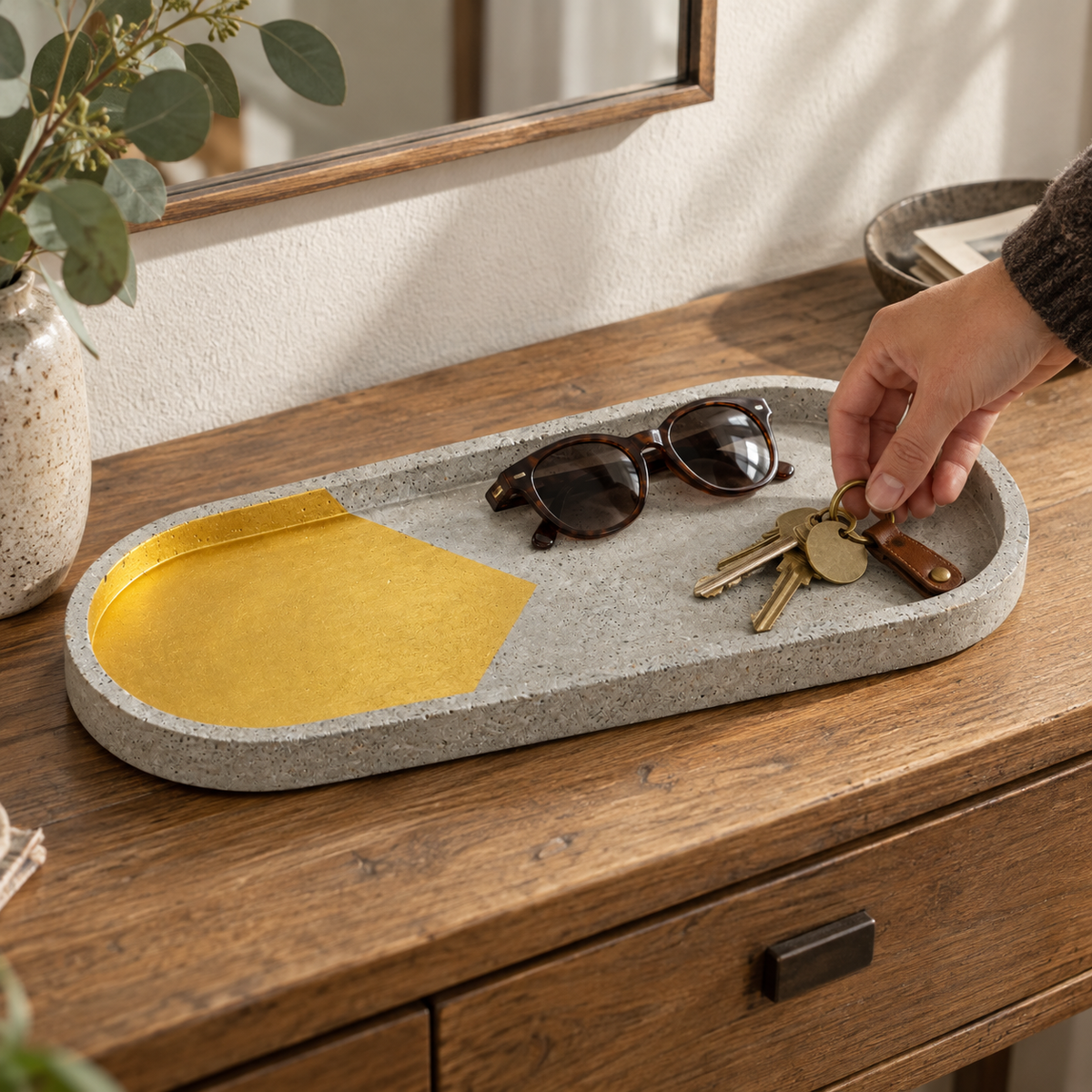 Beton-Untersetzer – Oval XL – Goldspitze – natürliche Nutzung als Ablage