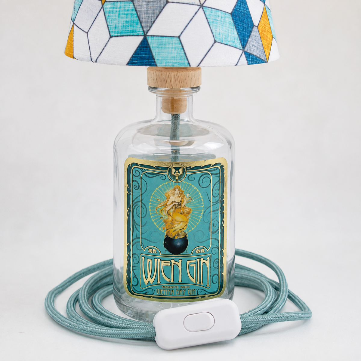Flaschenlampen – Flaschenlampe Wien Gin Original 005