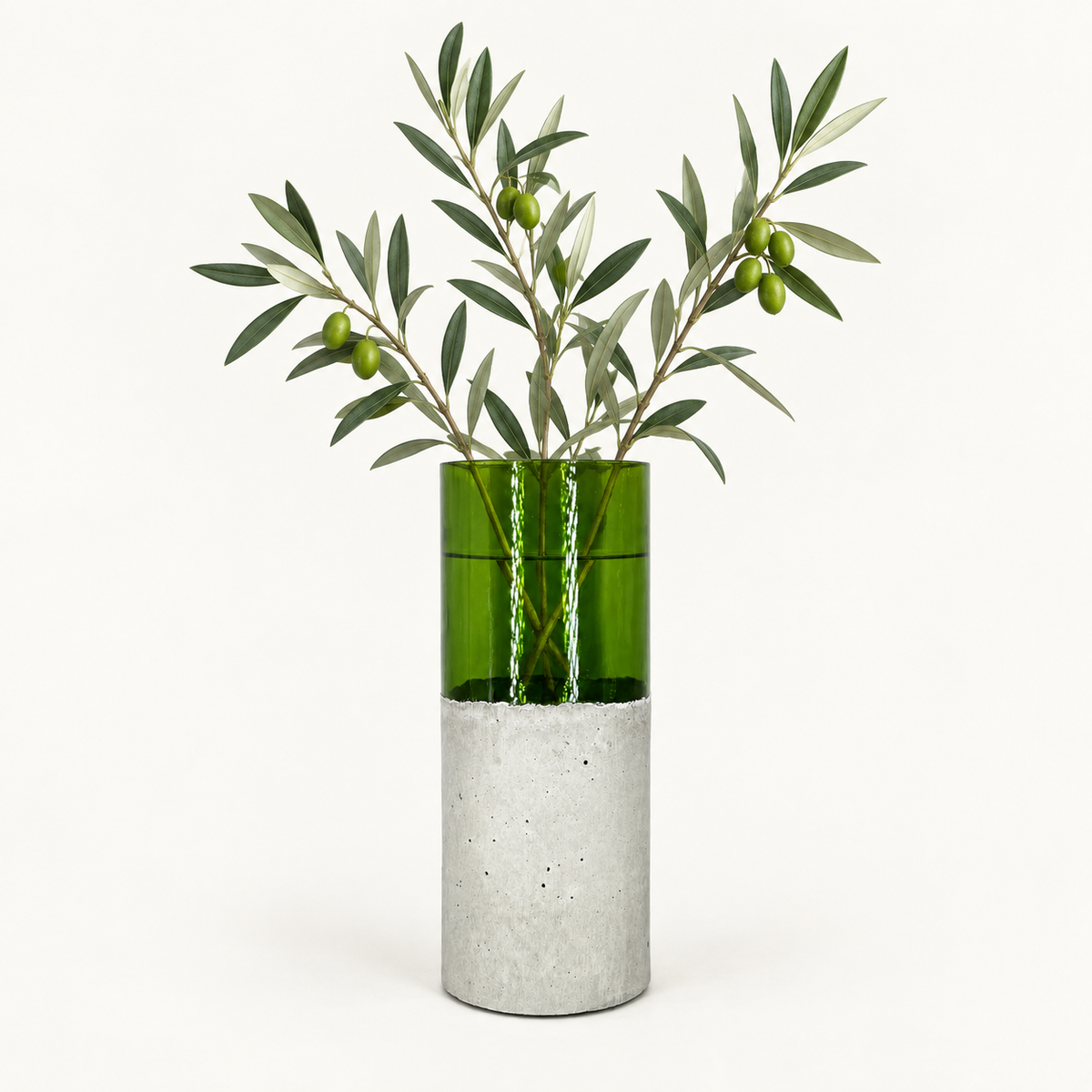 Glas-Beton-Vase – Grün · hohe Form mit floralem Arrangement – Dekoration nicht im Lieferumfang