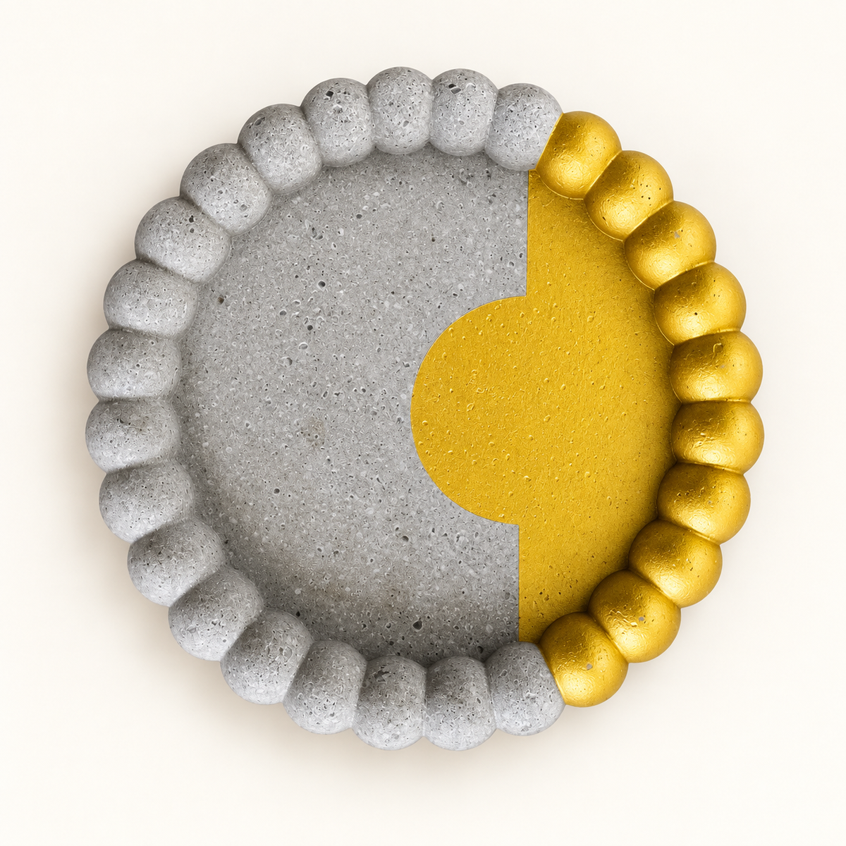 Small ribbed concrete coaster – gold circle with border – top view